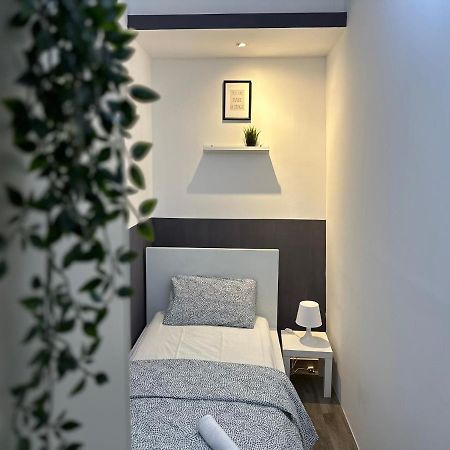 Traveller Partition Room In Al Barsha 1 Near Metro Dubai Ngoại thất bức ảnh