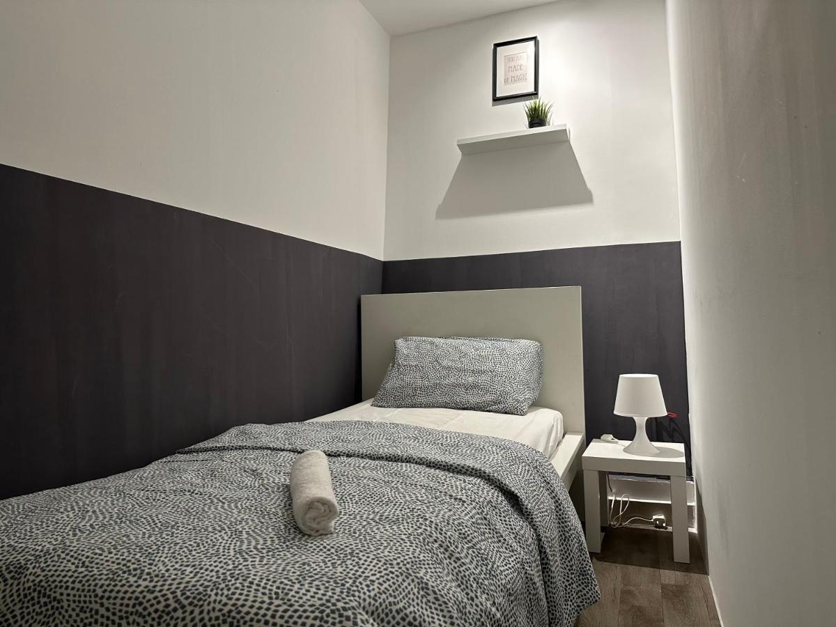 Traveller Partition Room In Al Barsha 1 Near Metro Dubai Ngoại thất bức ảnh