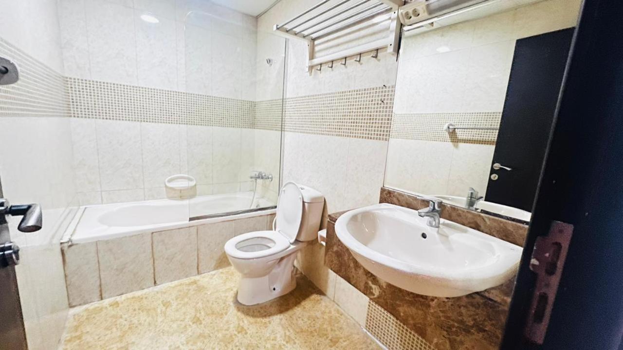 Traveller Partition Room In Al Barsha 1 Near Metro Dubai Ngoại thất bức ảnh